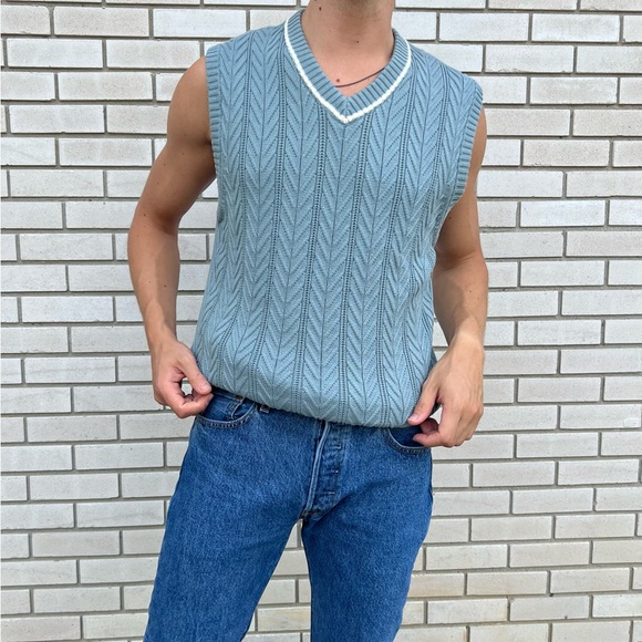 KNIT VEST - Picture 1 of 2